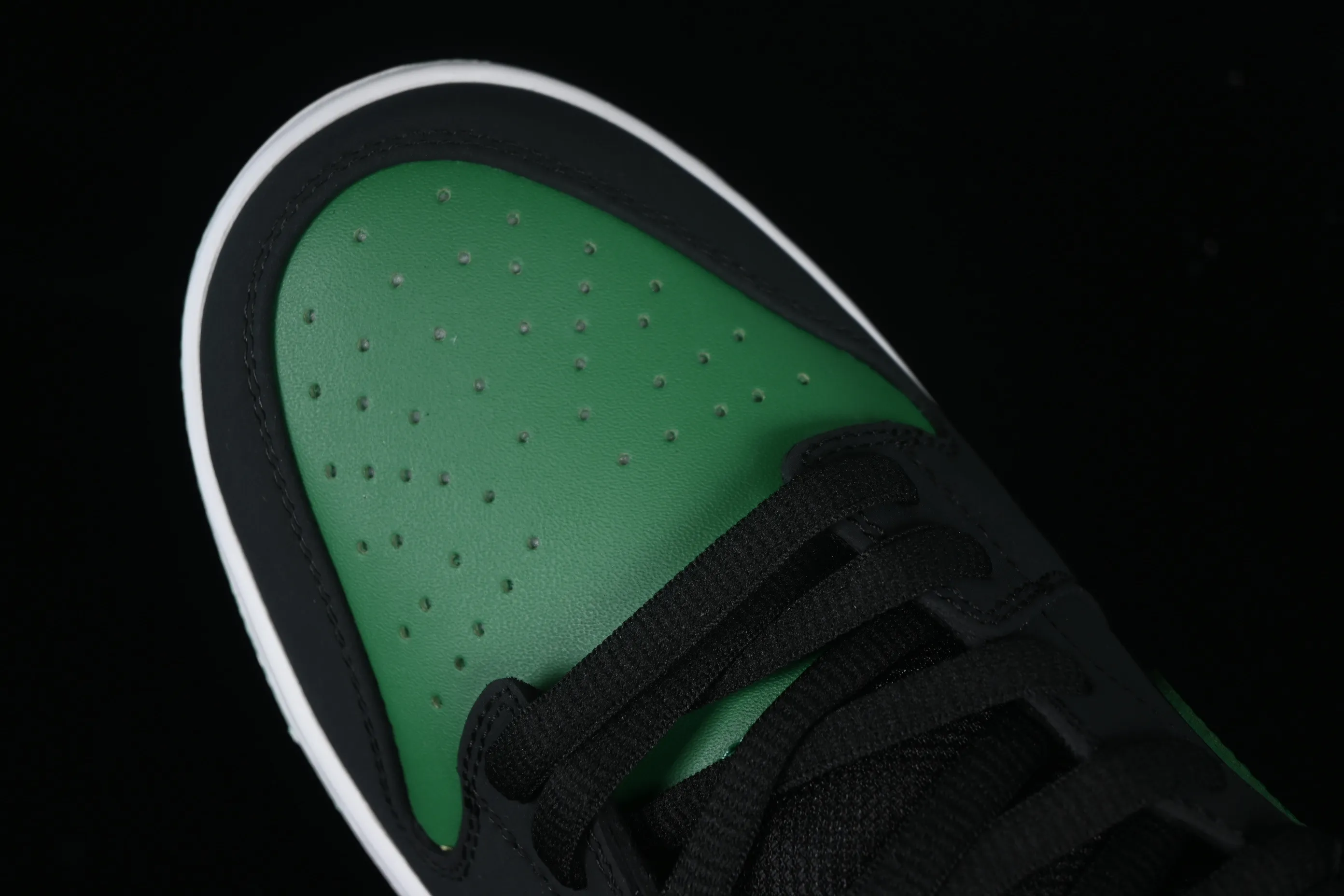 All categories Nk SB Dunk series Nk SB Dunk Low low-top sneakers K version Nk SB Dunk Low black and green Dunk series low-top casual sports skateboard shoes BQ6817-005